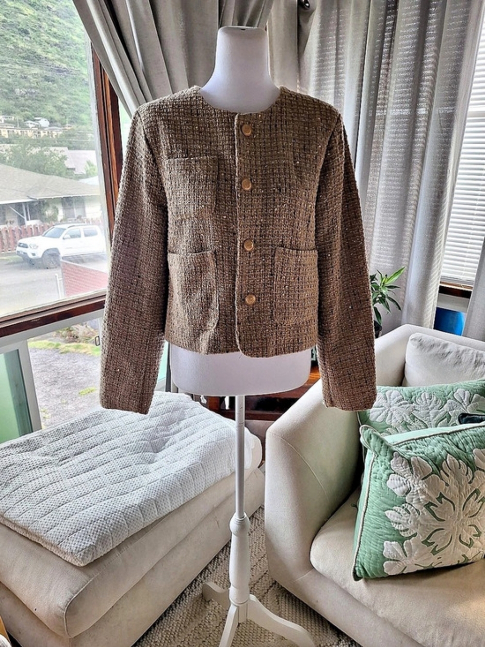 Textured Button-Front Blazer in Brown Size Large Like New